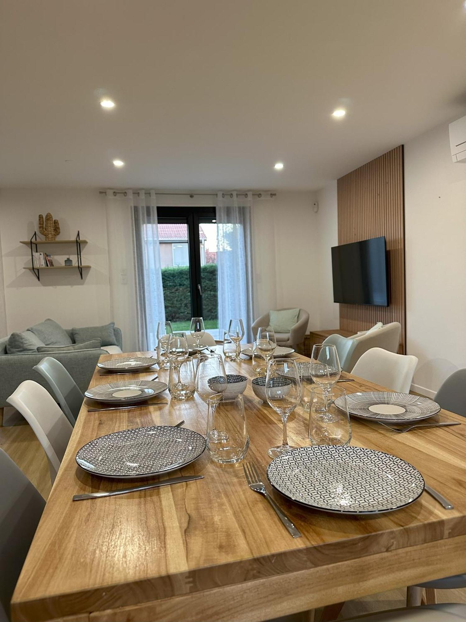 Sunny House - Villa 4 Chambres - Saint Genis Les Ollieres エクステリア 写真